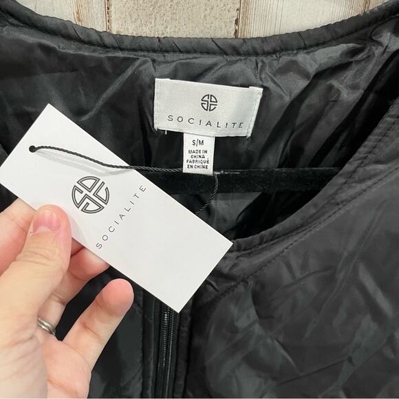NWT Socialite Black Puffer Full Zip Vest - Picture 3 of 6